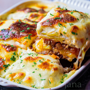 Cheesy Beef and Potato Casserole